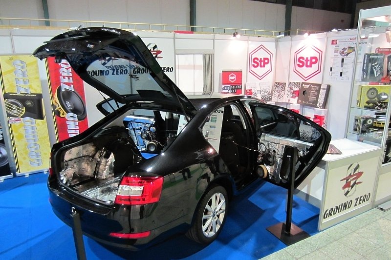 autodax-na-vystave-v-nitre-2014-NR2