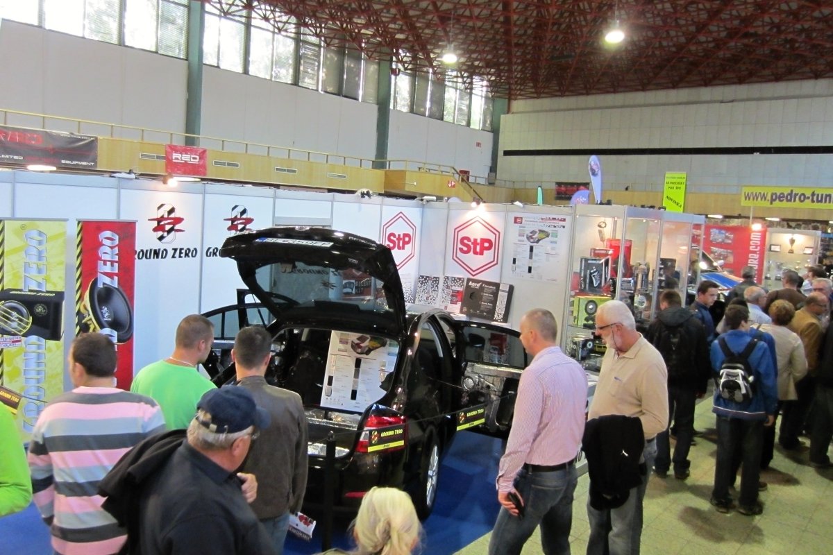 autodax-na-vystave-v-nitre-2014-NR35